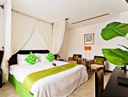The Loft Seaside Suites