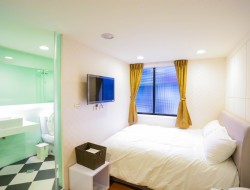 Jade Hotel