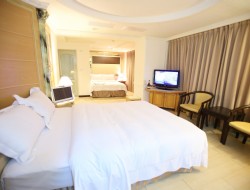 Funhouse Hotel Douliou