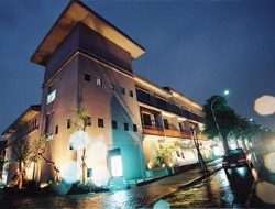 湖水岸人文休閒旅館